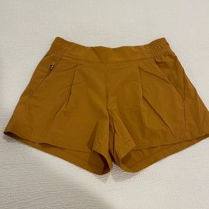 Athleta Textured Brooklyn Short